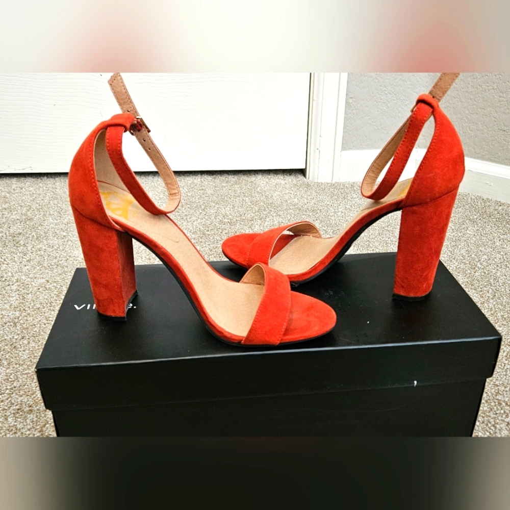 Fergalicious by Fergie | chunky heeled open toed Burnt orange | Women’s 6.